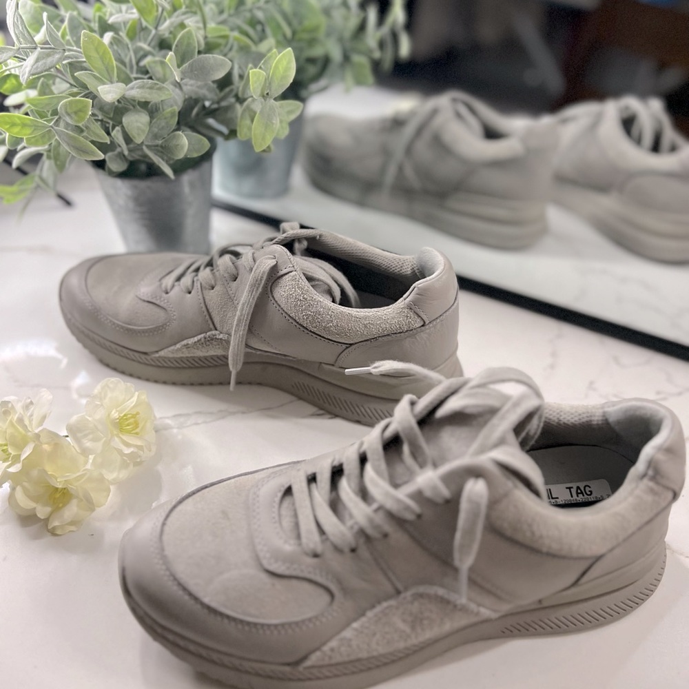 Everlane Sneaker size 9.5